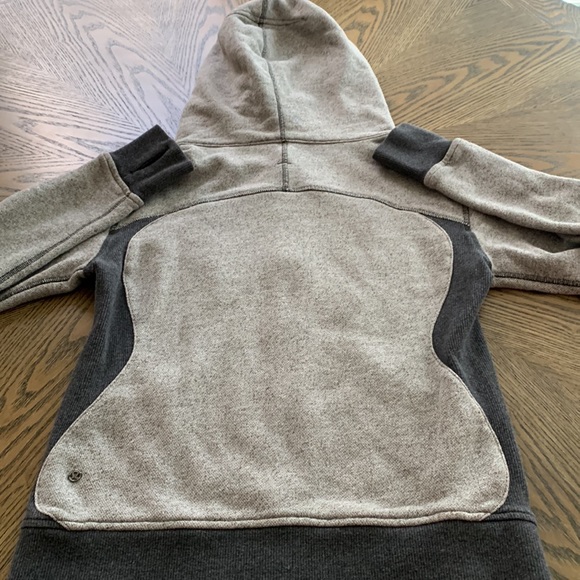 Lululemon Scuba Full Zip Hoodie (6) in excellent condition. Gray/Taupe - Picture 7 of 7